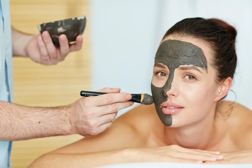 Carbon Facial for Open Pores